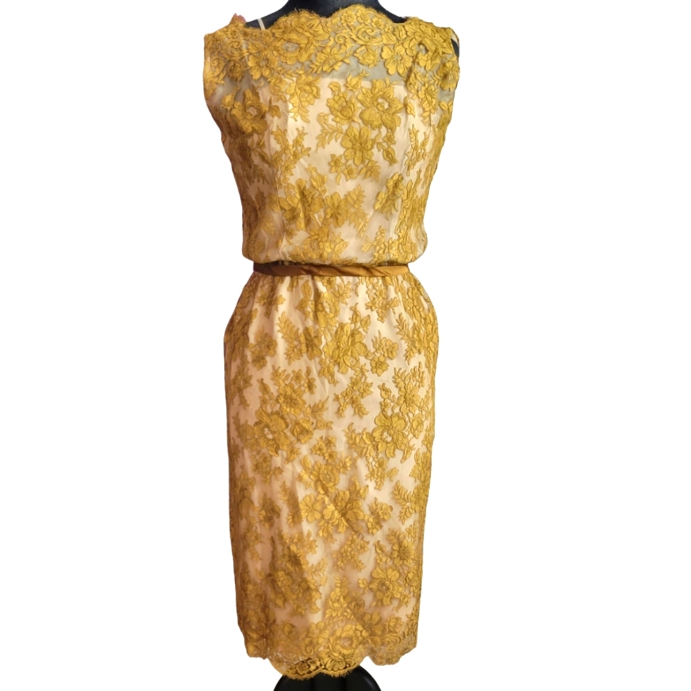 Elegant Gold Lace Midi Dress